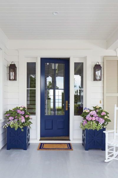 cat pintu warna biru